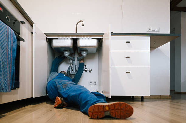 Professional Leak Detection technician working in Mooreland, OK